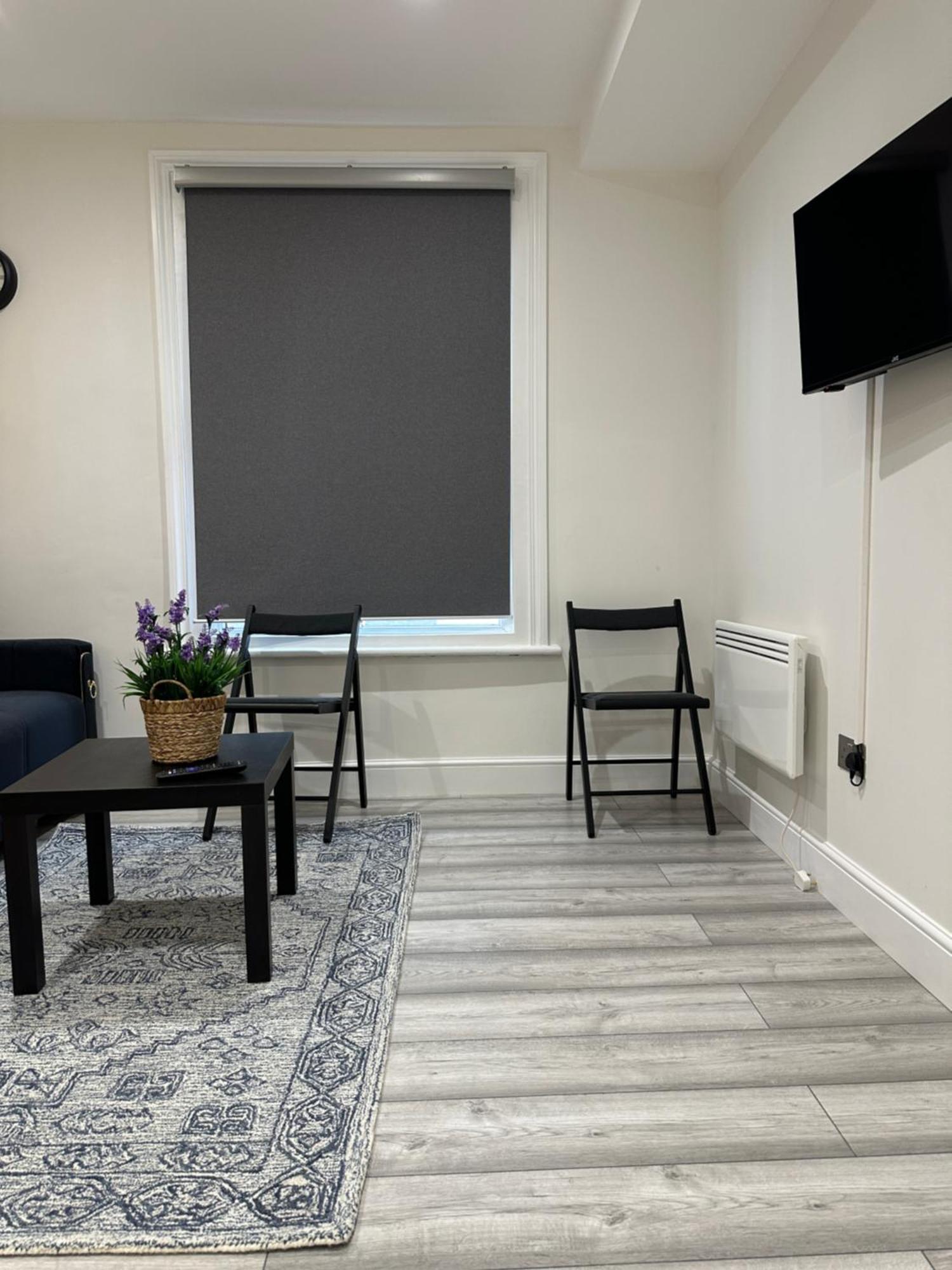 Guest&Rest Ealing 5 Apartment Bagian luar foto