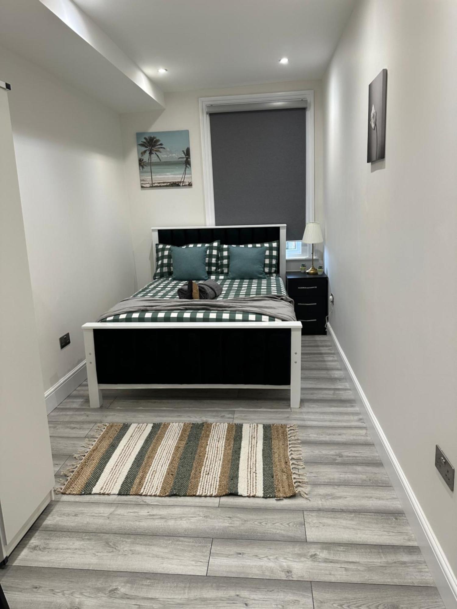 Guest&Rest Ealing 5 Apartment Bagian luar foto